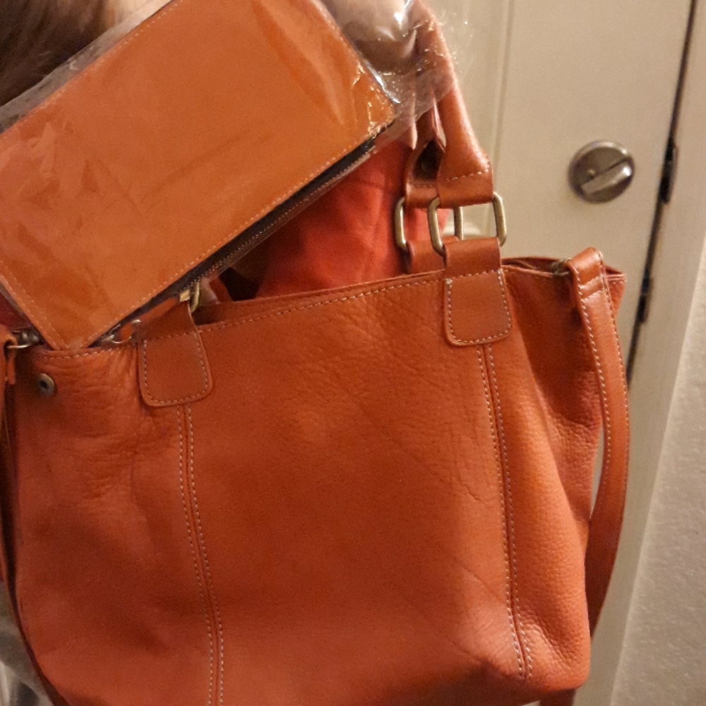 Leather purse with wallet